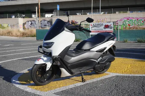 Σκούτερ Yamaha NMAX 125 για μαθήματα άδειας Α1